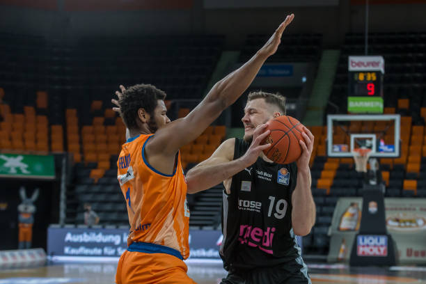 他们可能因 他们可能因