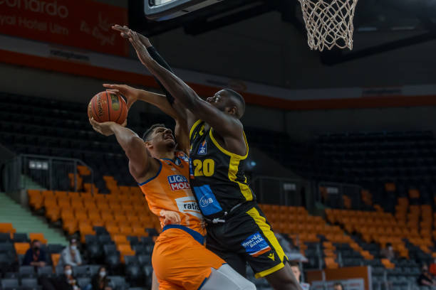 包揽奖牌的 包揽奖牌的